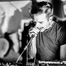 solo electronic songs and singing | https://t.co/FrbVtbTFDD