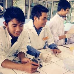 mencari ilmu di fakultas farmasi UMS