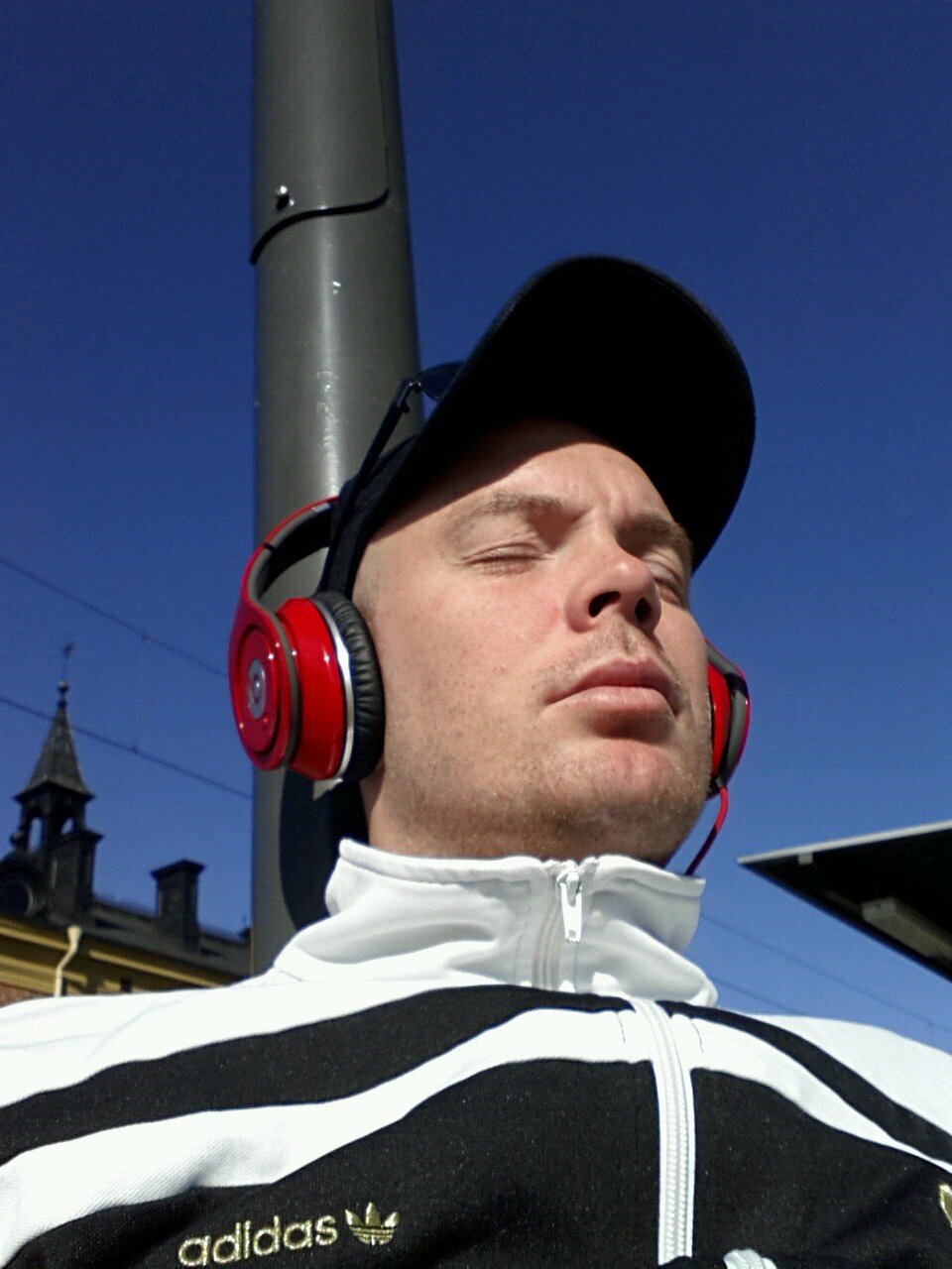 SirJohnsson's profile picture. Handboll 77%
Äta 8%
Ha kul 12%
Sova 3%