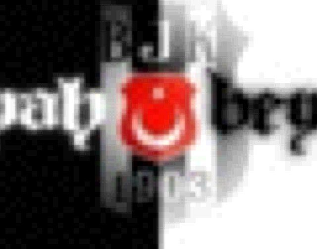Çarşı ve Beşiktaş lisanslı ürünleri satış noktası..