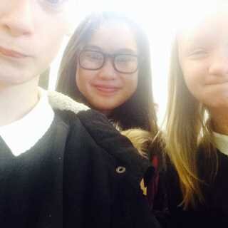 instagram;  chloee_xo