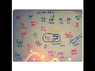 Sebuah kelas yang isinya 25 orang, dibawah bimbingan Bu Yanti! kelas ini slalu bkn masalah sama guru, tp..Dibikin asik aja -We Always Happy&Sad Together-
