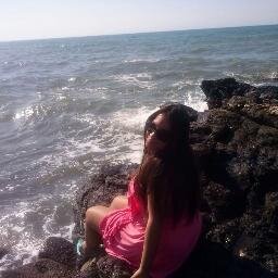 Orgullosa de ser Andaluza.. y de poder disfrutar del sol, la playa, las montañas y el poder de la Naturaleza..;)Conmigo quien quiera, contra mi quien pueda!!