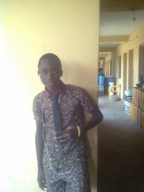 Friendly,,intelligent,,outgoing,,funny,,student,,songwritter,,,,handsom #lol,,,christain,,a die hard fan of fc BARCELONA & YBNL RECORD #OLAMIDE