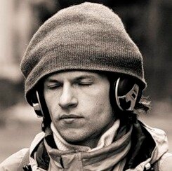 stafssonF's profile picture. Когда слушающий не понимает говорящего, а говорящий не знает, что он имеет в виду, - это философия.