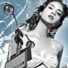 Глядя на спящую кошку человек умиляется, кошка глядя на спящего человека думает: О! Батут!)))