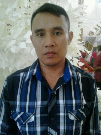 Kuatkanlah hati ini yaa Rabb demi mereka aku harus berjuang walau tetesan darah mengucur