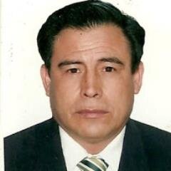 Peruano. Doctor en Educación. Magíster en Gestión y Docencia Educativa.