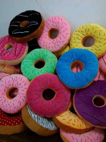 Jual bantal donat dan bantal logo club bola ecer | reseller | dropship | grosir  2801A093 ✉ 085720125717