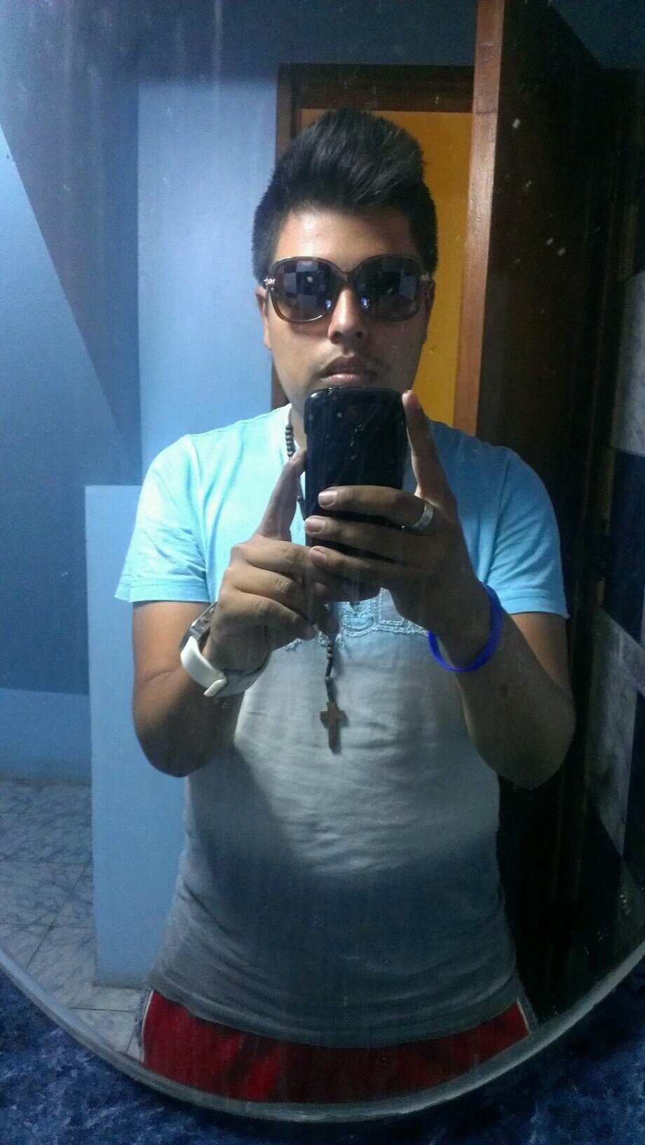 AlexisCuya's profile picture. 