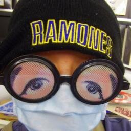 名古屋の今池で変な時間に営業しているチョイと縦長な中古レコード屋の店主。死して屍拾うもの無しです。あっ(=^・^=) レコード、CD、DVDなど買取しております。高価買取などという嘘臭い言葉は使わず納得の買取を目指します。