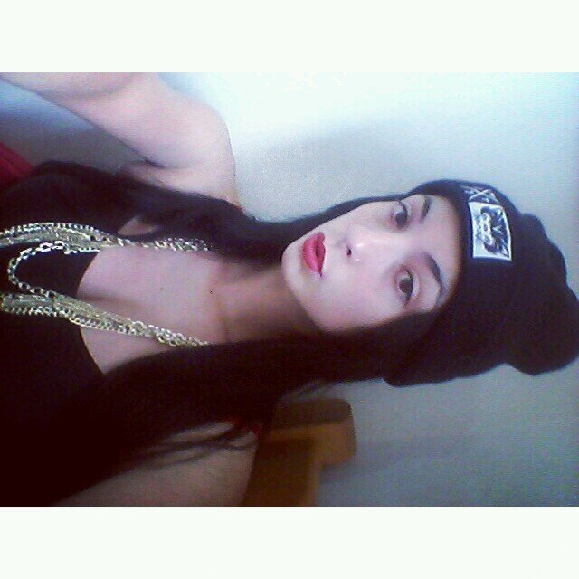 Daniele / 17 Years / Brazil / Female / Follow Me
