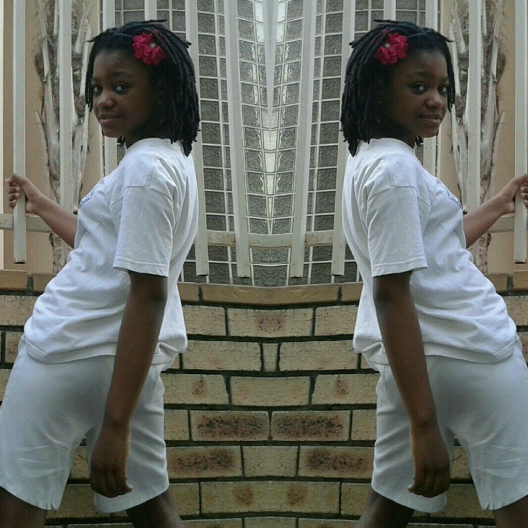 I'm friendly ; want to know about me ? follow I will follow you back