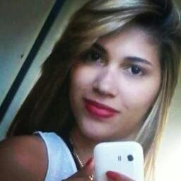 Ninguém viveu minha vida, Ninguém chorou minhas lágriimas .. Então ñ julgue, apenas fique na sua.. :)