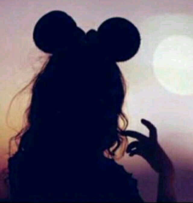 ِوآثقهـ بأن روحي جﻢيلهْ جدآ..وضحكتي فآتنهـ..ولدي آشخاص آكتفي بهم عن ألعآلم ّ ُ..