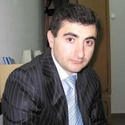 Для того чтобы изменить установившийся ход жизни в себе или в людях, надо бороться не с событиями, а с теми мыслями, которые произвели и производят их.