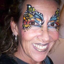 Técnica em maquiagens- maquiadora social- maquiadora artística e caracterização- amo dança de salão- amo teatro- amo as artes-