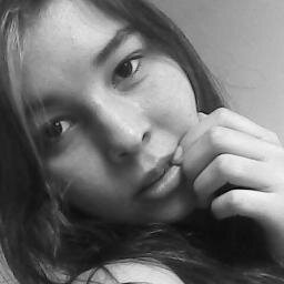 Eu que vivo com α cαbeçα nα luα, com músicα no ouvido e corαção nα bocα :)
eu sou meninα e mulher, eu sei muito bem o que quero .