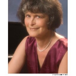 Classical pianist and composer, teaching piano in private studios in Lexington and Cambridge MA, and Rivers School Conservatory https://t.co/AWcYC6woys
