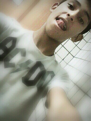 confia no pai q o inimigo cai:::::::::::::sendo o oq eu sou
