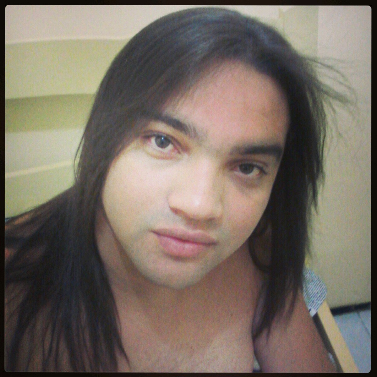 Twitter oficial do cantor  e coreógrafo Ricky Alen ,atulmente backing vocal do ESTOURADO, atualizado pelo mesmo ,Deus é fiel