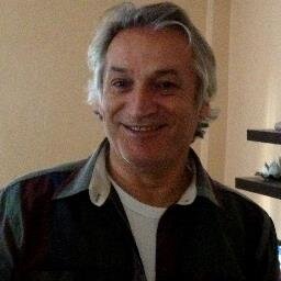 özgürlükçü, hayvan sever, 
doğa aşığı, 
maviye tutkun, yeşile tutuklu....

#MorÜzümSalkımı
 #DüşÇocukları