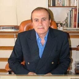 Cirujano pladtico ,postgrado en Brasil con Ivo Pitanguy ,Jose Juri ,Pierre Fournier profesores reconocidos mundialmente