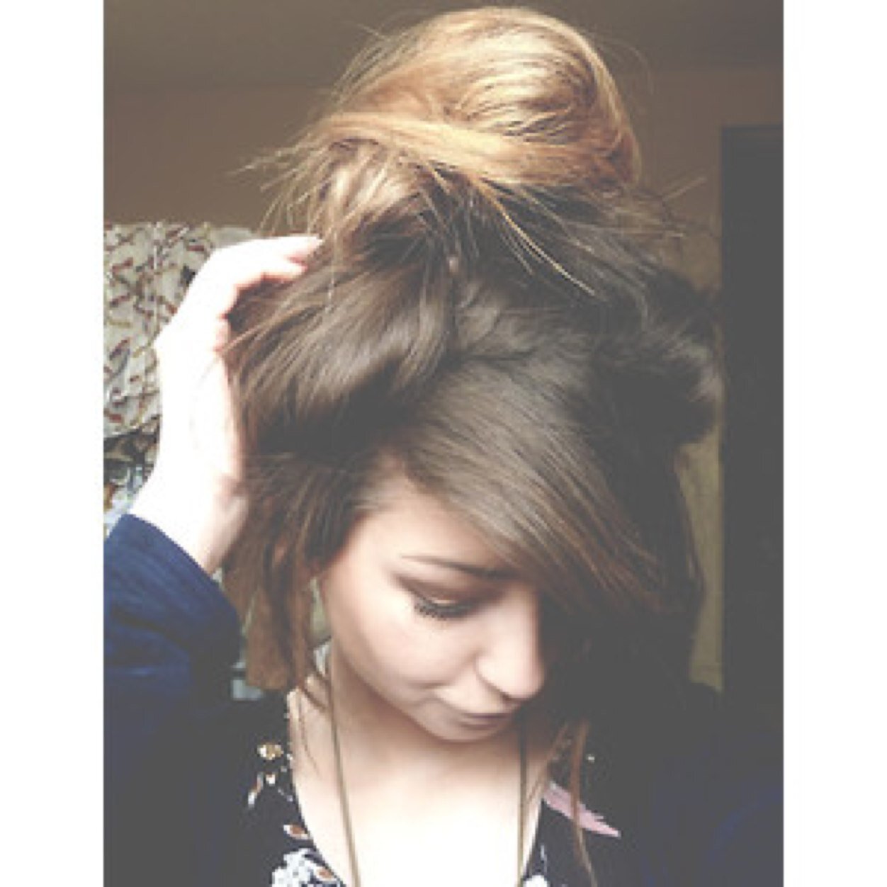 Zoella. | single. | i have an obsession with uggboots. | descriptive. | Harry is my kitty.
