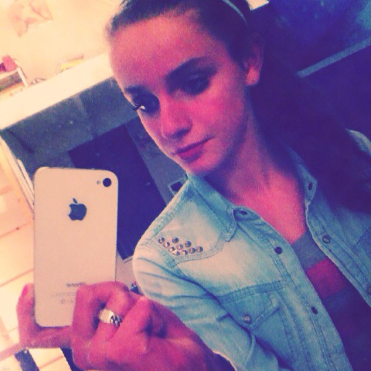 annie31122000's profile picture. 