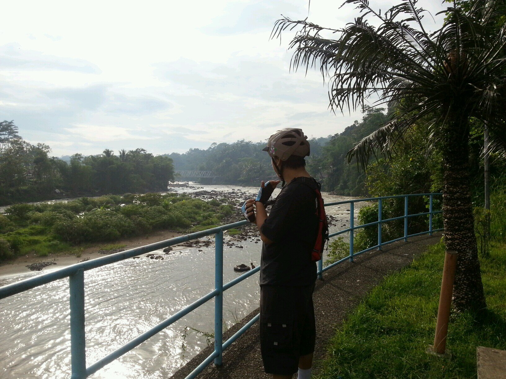 just ordinary people,,nothing special,,,like traveling and fooding