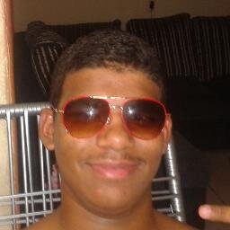 Amo Jesus Cristo e as pessoas que me rodeiam, gosto de passear com colegas, me divertir quando possível, sou um pouco fechado ou tímido até você não me conheçer