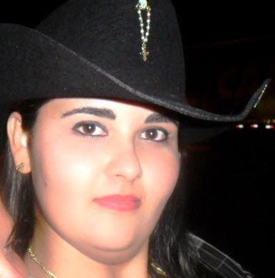 Pra falar de mim tem que ter criatividade; Sou a alegria de quem mi ama e a tristeza de quem mim odeia e a ocupação de quem mi inveja;Amo quem mi ama...