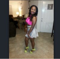 _CHAS110's profile picture. IG: Prettyeyezl0w.