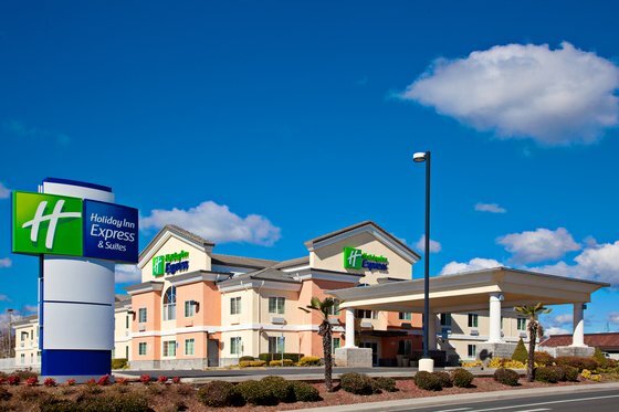 Holiday Inn Express in Jackson, CA, the heart of the Mother Lode. Wineries, antique shops, fine dining, casual strolls on main street... Great food & sights. :)