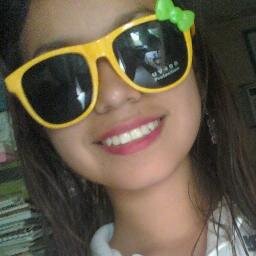 me gusta mucho el baile y el canto mis grandes sueños en la viida ..diios me izo tal km soii y estoi orgulloza de ello .. Siigemee..& te SiigO  :D