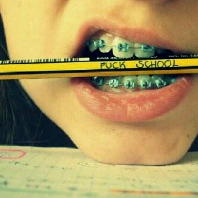 فكرت يوم اهديك عيوني لكني تراجعت خفت اشتقالك في يوم ما اقدرش اشوفك