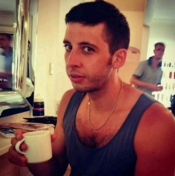 This is a fan page for Elliot Gleave (Example) I love him deeply! A fan from manchester :) My dream is for him to follow me x