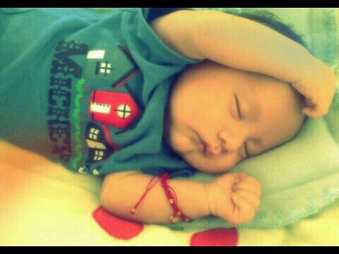 Naci el 03-11-13  apenas estoy creciendo junto a mis papis @dianyslov y @jessercuesta