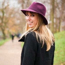 Editor in Chief @ The Green Happiness /Freelance journalist / Blogger/ Fashion Enthusiast / Former digital editor intern @ Glamour NL /