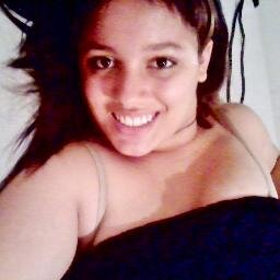 Momentos não duram muito; eles vão e vêm como a brisa do mar. Mas, às vezes, se prolongam para sempre.