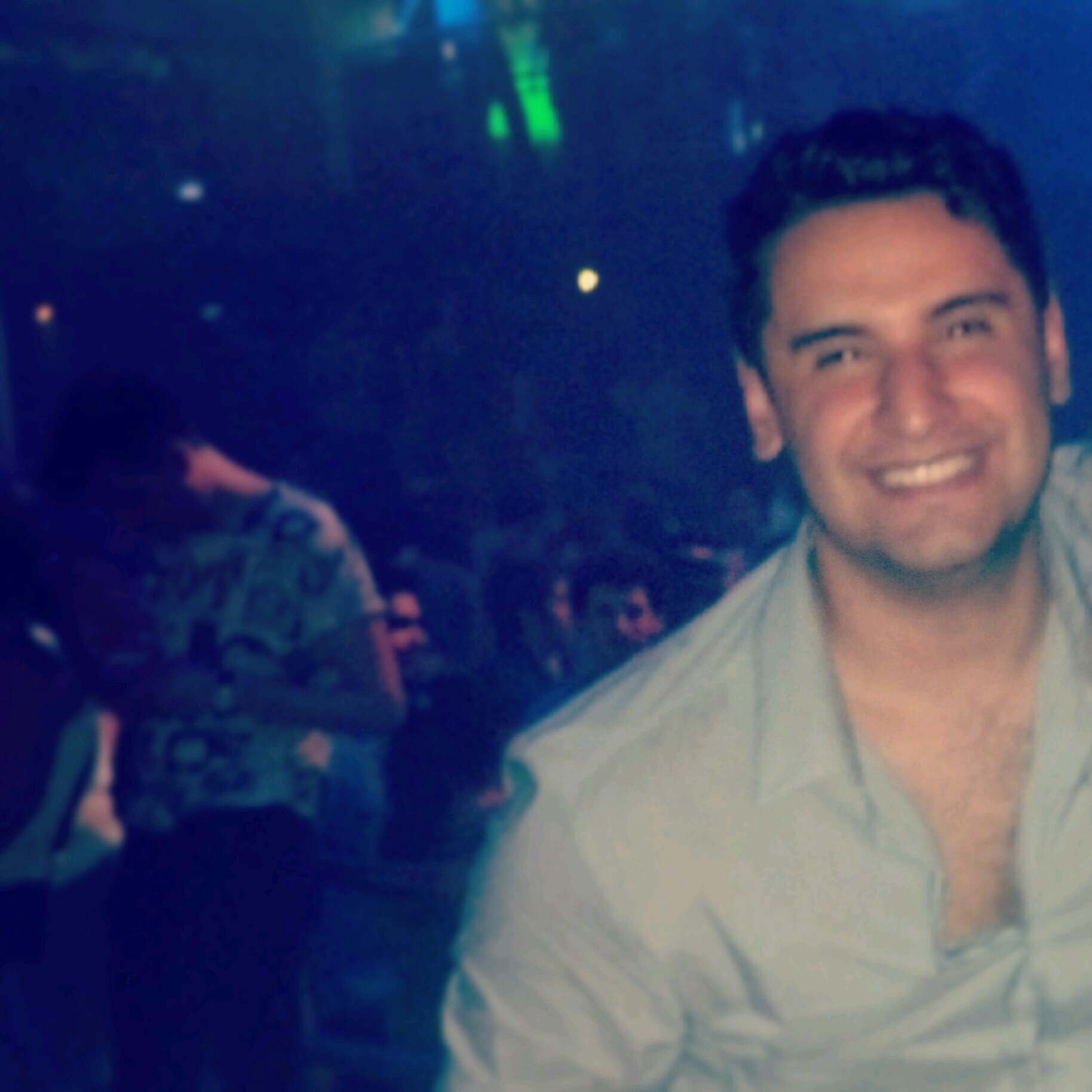 LucasFabian517's profile picture. Cuando me muera no quiero nada de flores, yo quiero un trapo que tenga estos colores.