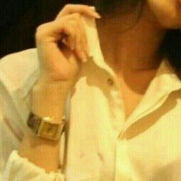 ‏‏مزاجيہَ ، صامتهہّ ،  باردهہْ هادئهہ ،بسيطہَ  عفويہَ لا ٱحب التصنع وٱكرهہَ المجاملات هكّذااا أناآ''