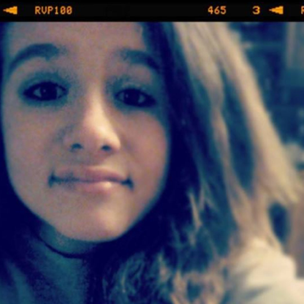Follow for follow!!(: i like to eat chicken.3 not as much as mah gurl ashleyyy doe...