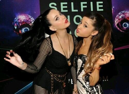 @ArianaGrande @KatyPerry @Shakira @NayaRivera @AmberRiley @Beyoncé @LanaDelRey @Mika @TheVampireDiaries @HungerGames @Glee @HarryPotter