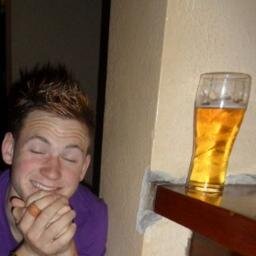 93ChrisMoore's profile picture. Donut Expert, Everton FC Supporter, LOTR Fanatic,  (♧♦♡♠) Poker Fan