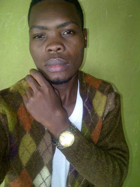 Am Gbolashow by name, Hardware & installation computer engineer for any services ping on:2660049D or call: +2349094190313 & 009447045794945