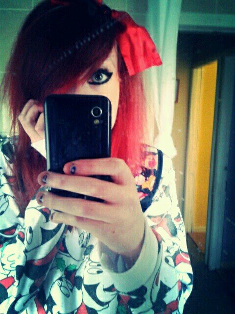 A7X,MCR,Slipknot,Muse,YM@6,BMTH..etc. I like chocoloate milk and rubber duckies :)