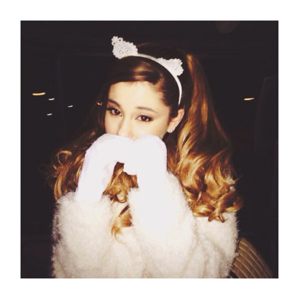 I LOVE ARIANA GRANDE FOLLOW ME !!