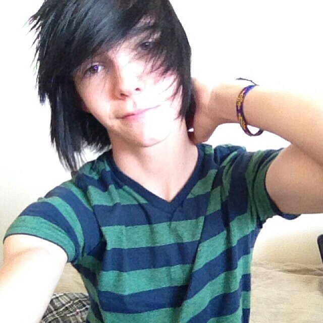 ZackGoesRawrrr's profile picture. ~Zachary Lee Thompson~