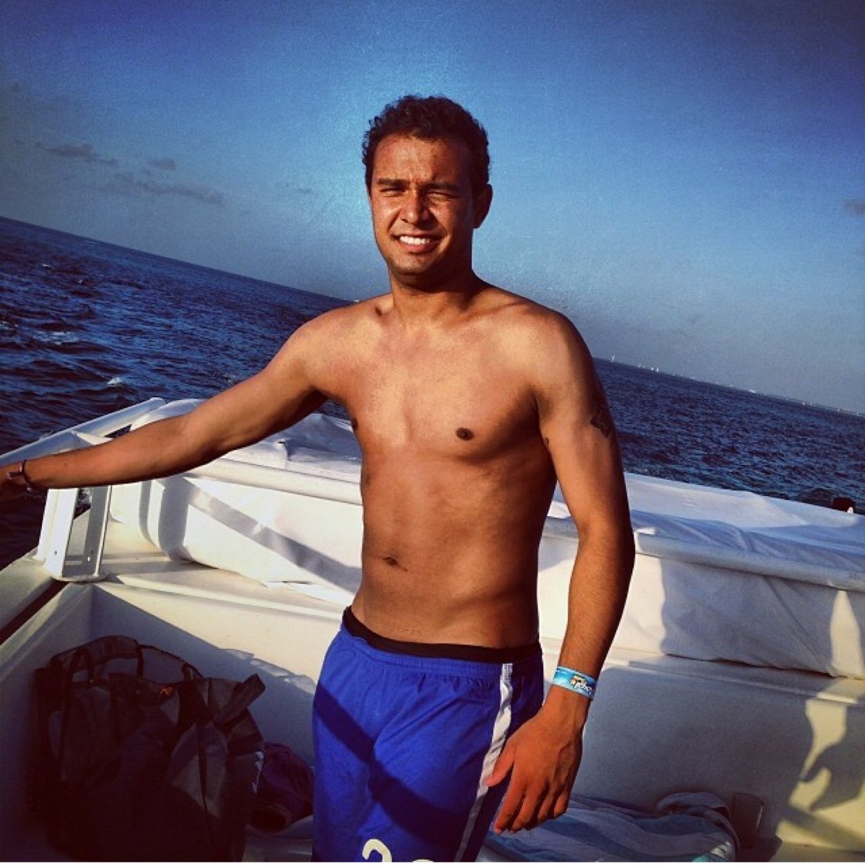 Jogador do Palmeiras, preto e ousado. Sou craque, HABILIDOSO e ligeiro....